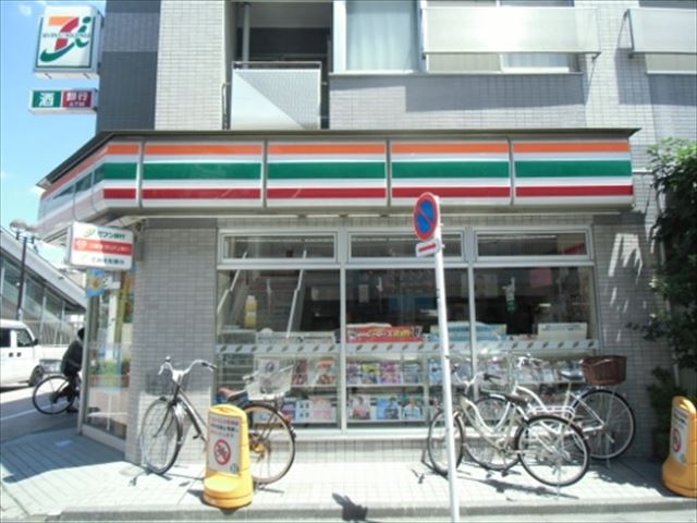 コンビニ　セブンイレブン（コンビニ）まで750m