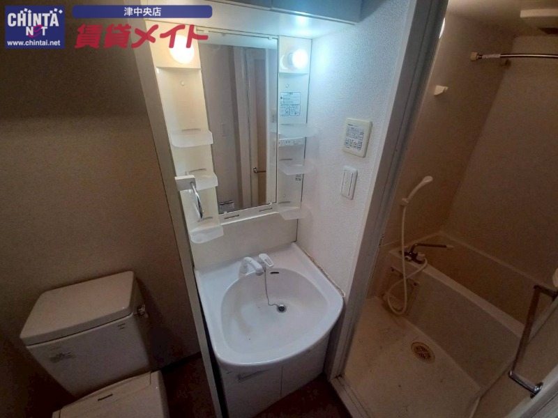 洗面設備　同型参考写真