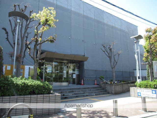 図書館　吹田市立図書館千里丘図書館（図書館）まで368m