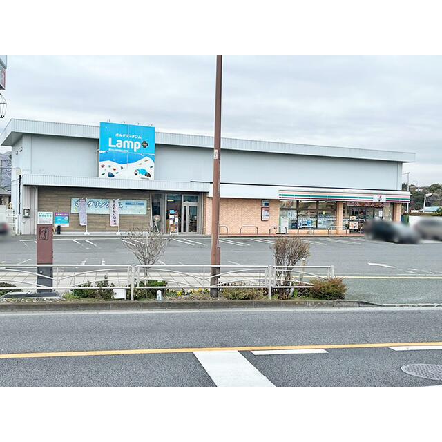 コンビニ　セブンイレブン厚木坊中店（コンビニ）まで268m