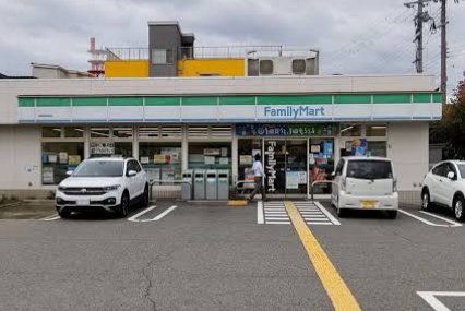 コンビニ　ファミリーマート西宮宮西店（コンビニ）まで730m