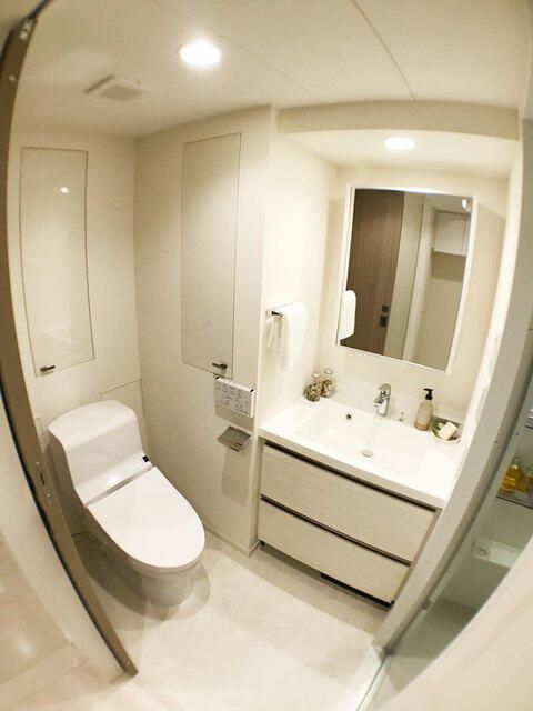 洗面設備　※写真は同タイプ住戸です。家具・家電等はイメージです。