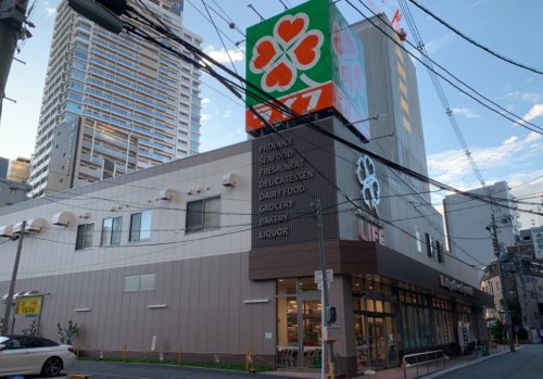 スーパー　ライフ中崎町駅前店（スーパー）まで223m