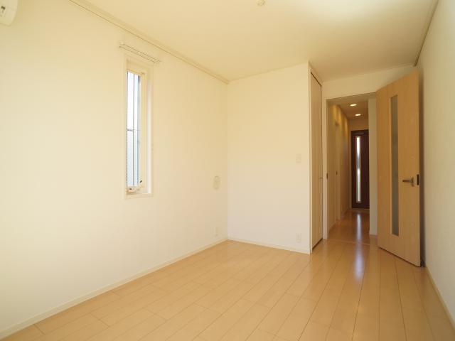 その他部屋・スペース　落ち着いた雰囲気で寝室向きのお部屋です♪