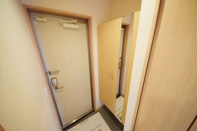 玄関　★全身鏡付きの玄関★