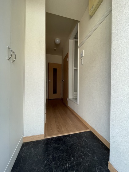 玄関　※別部屋の写真です
