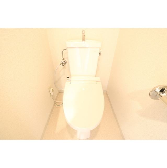 トイレ　温水洗浄便座付き！