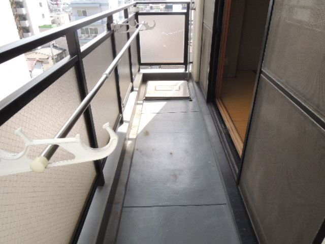バルコニー　この写真は同マンションの他のお部屋のものです