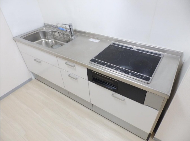 キッチン　この写真は同マンションの他のお部屋のものです