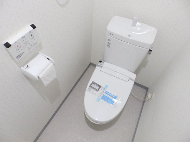 トイレ　この写真は同マンションの他のお部屋のものです