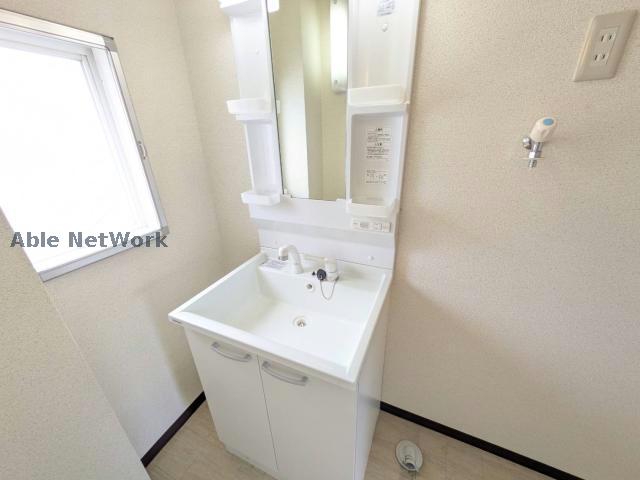 洗面設備　写真は別部屋です。