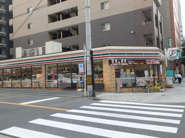 コンビニ　セブンイレブン大阪靱本町2丁目店（コンビニ）まで940m