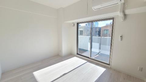 居室・リビング　室内