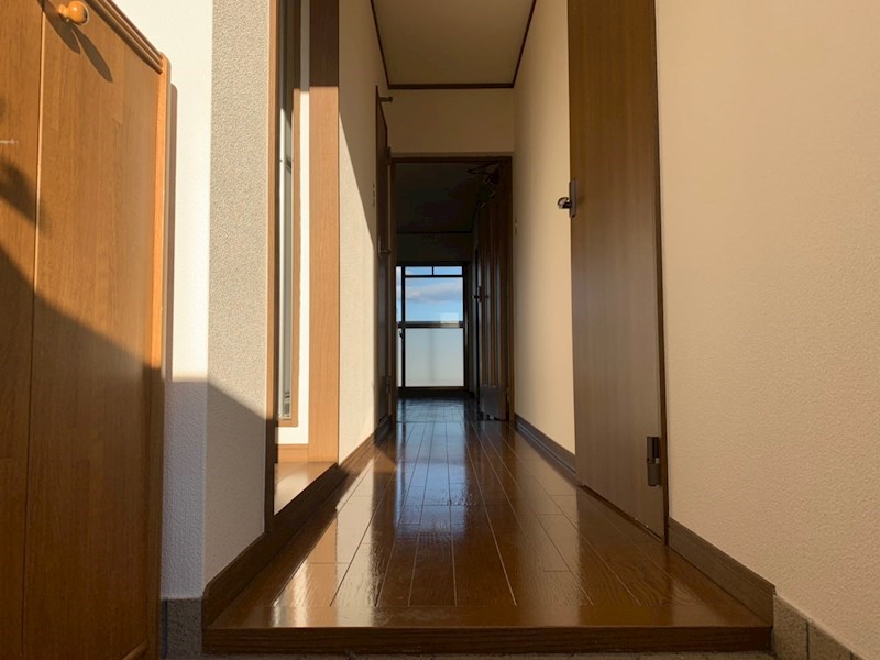 ロイヤルパレスの玄関写真