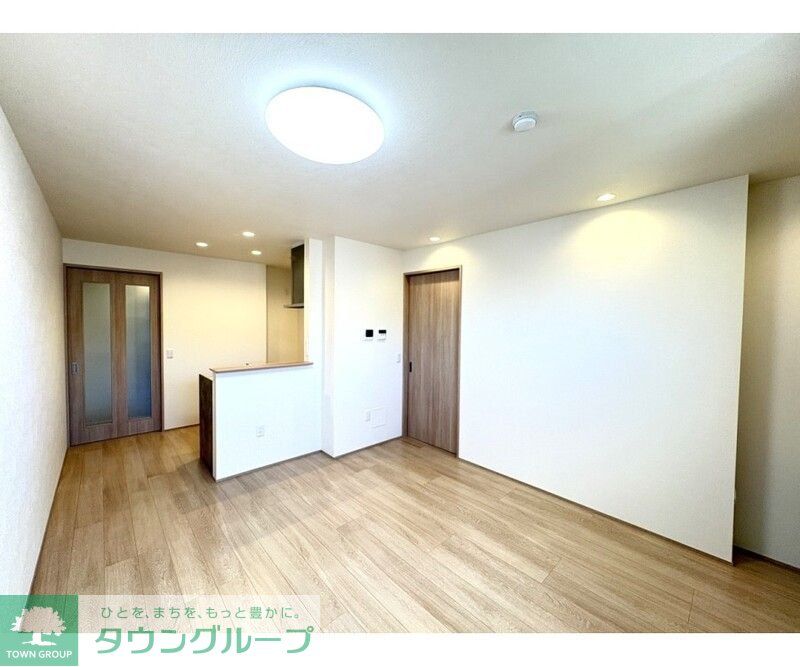 エムズ ヴィラ さいたま新都心の居間写真