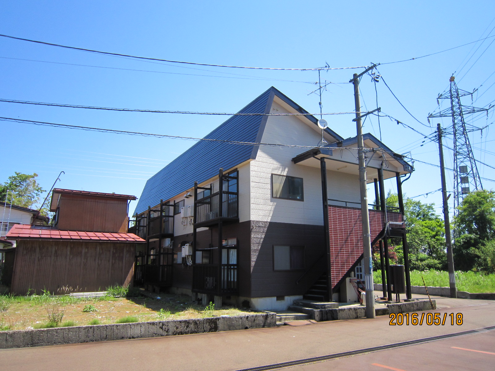 建物外観　ベランダ付き