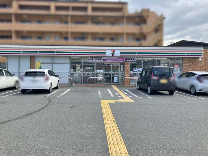コンビニ　セブンイレブン 姫路岡田店（コンビニ）まで95m