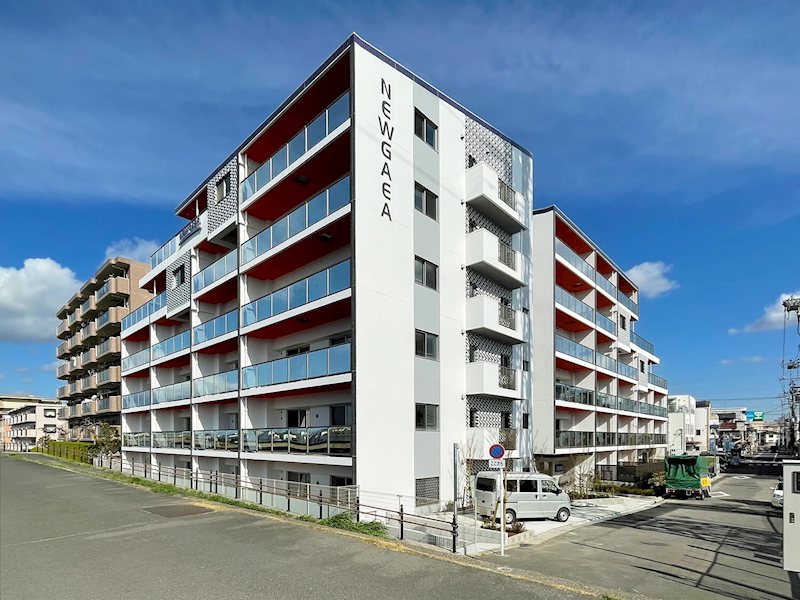 建物外観　鉄筋コンクリート(RC)造　地上6階建て　全50戸