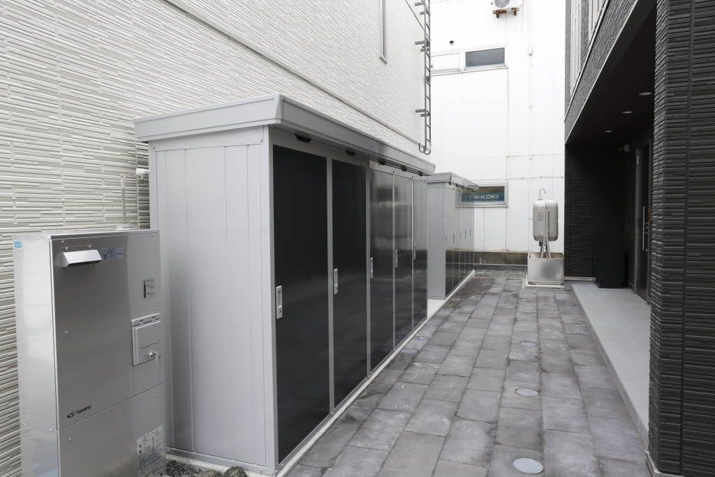 建物外観　ストッカー