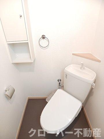 ＪＲ予讃線 讃岐塩屋駅 徒歩29分 3階建 築16年のトイレ写真