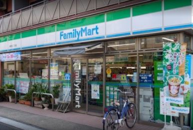 コンビニ　ファミリーマート大森西二丁目店（コンビニ）まで266m