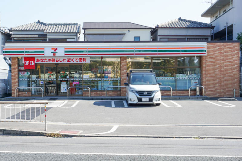 コンビニ　セブンイレブン 高槻芝生町3丁目店（コンビニ）まで433m