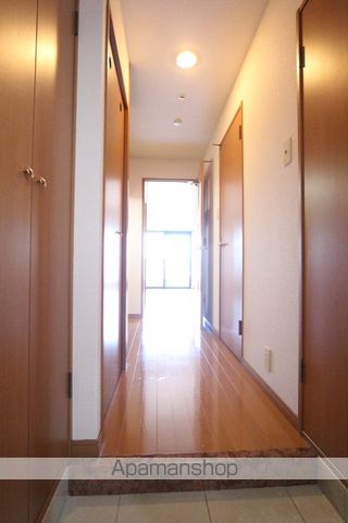地下鉄七隈線 渡辺通駅 徒歩9分 11階建 築23年の玄関写真