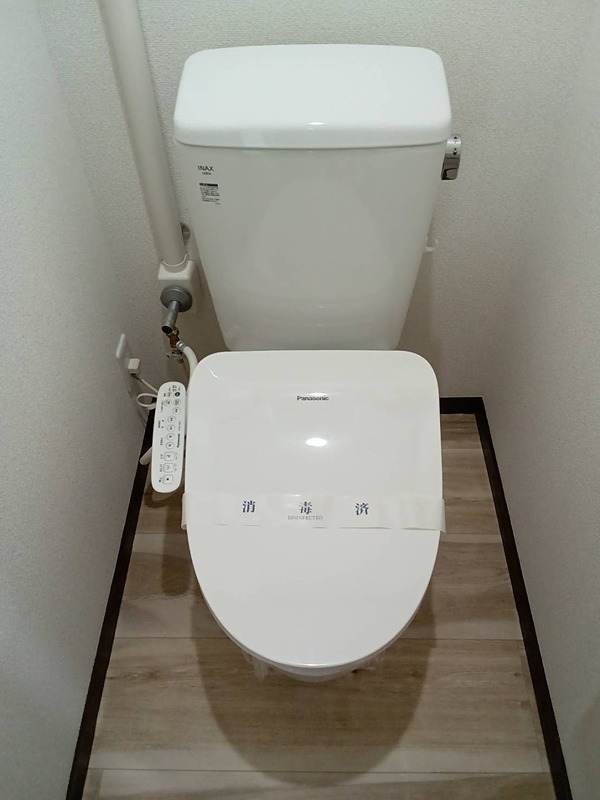 富山地鉄本線 新庄田中駅 徒歩11分 2階建 築40年のトイレ写真
