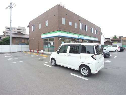 コンビニ　ファミリーマート 津知屋横須賀店（コンビニ）まで911m