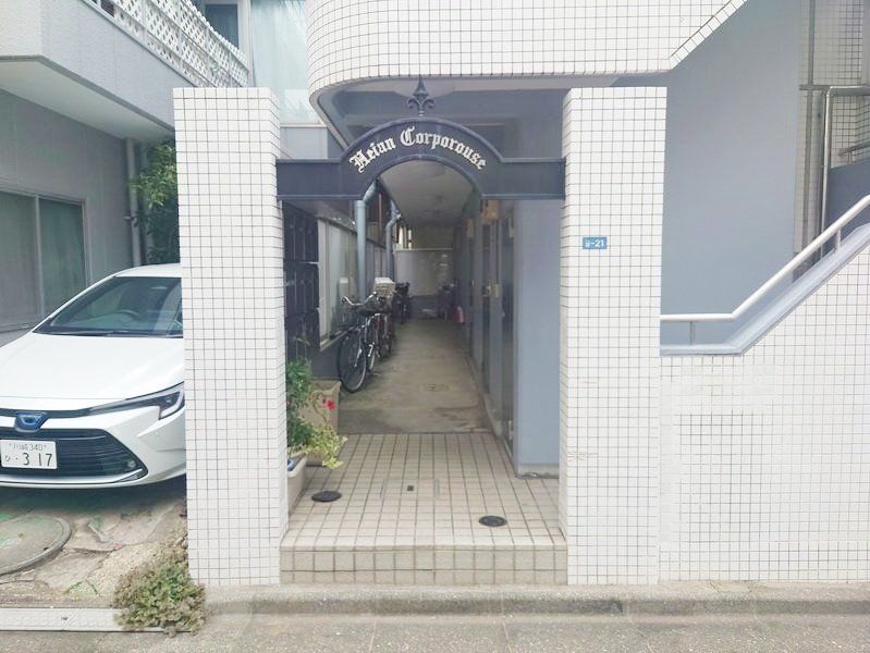 ＪＲ南武線 武蔵新城駅 徒歩3分 3階建 築40年の外観写真