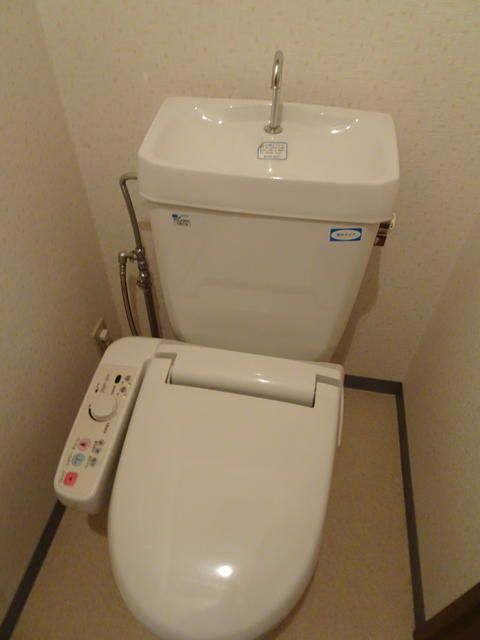 トイレ　■温水洗浄便座