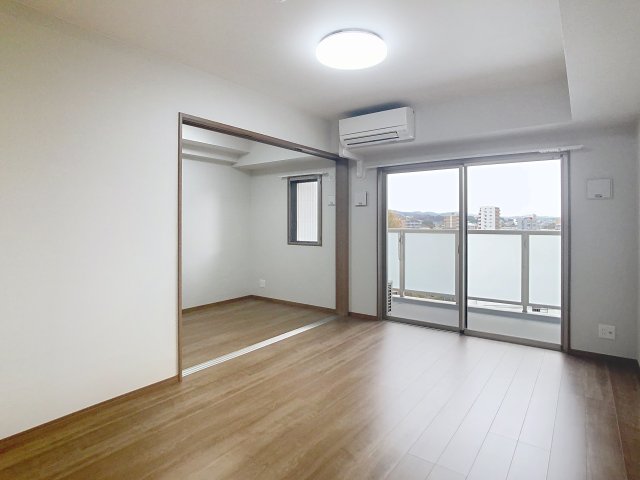 プログレス赤間駅前の居間写真