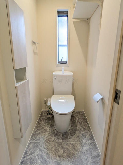 北白川エリア 東鞍馬口通りに面するハウスメーカー戸建のトイレ写真