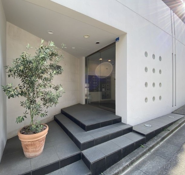 ＪＲ山手線 品川駅 徒歩7分 4階建 築23年の外観写真