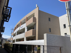 ＪＲ山陽本線 明石駅 バス乗車時間：15分 最寄りバス停で下車 徒歩3分 築23年