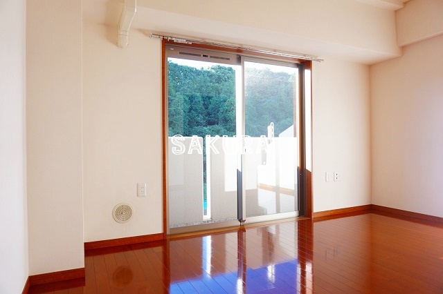 居室・リビング　開放感のあるゆったりとしたお部屋です♪