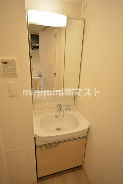 洗面設備　※同マンション別間取り参考写真です