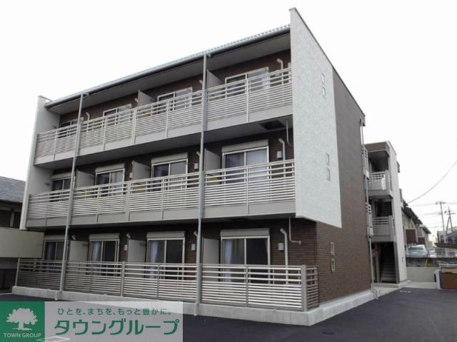 小田急江ノ島線 湘南台駅 バス乗車時間：17分 最寄りバス停で下車 徒歩5分 築10年