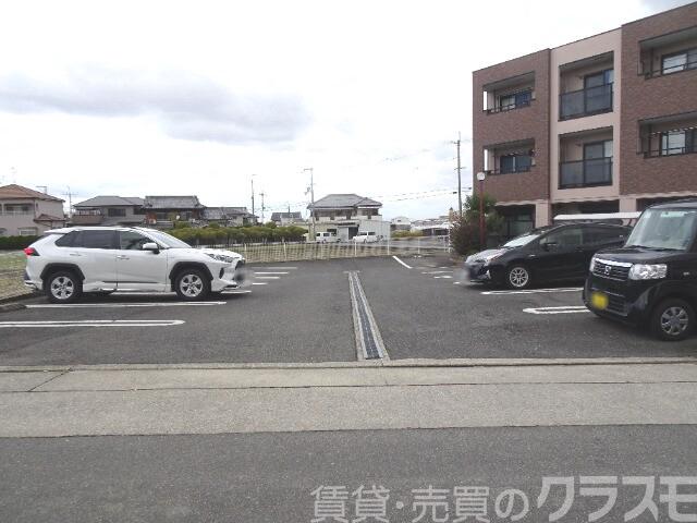 駐車場　敷地内駐車場