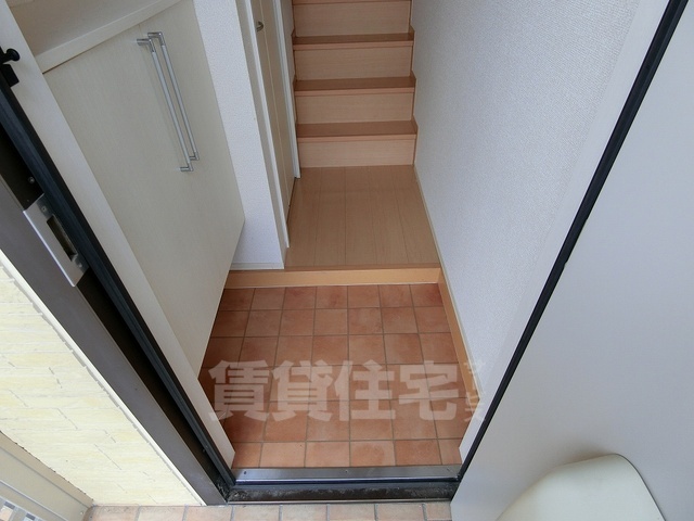 ＪＲ湖西線 堅田駅 徒歩20分 2階建 築19年の玄関写真