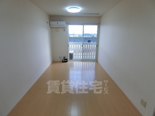 ＪＲ湖西線 堅田駅 徒歩20分 2階建 築19年の居間写真