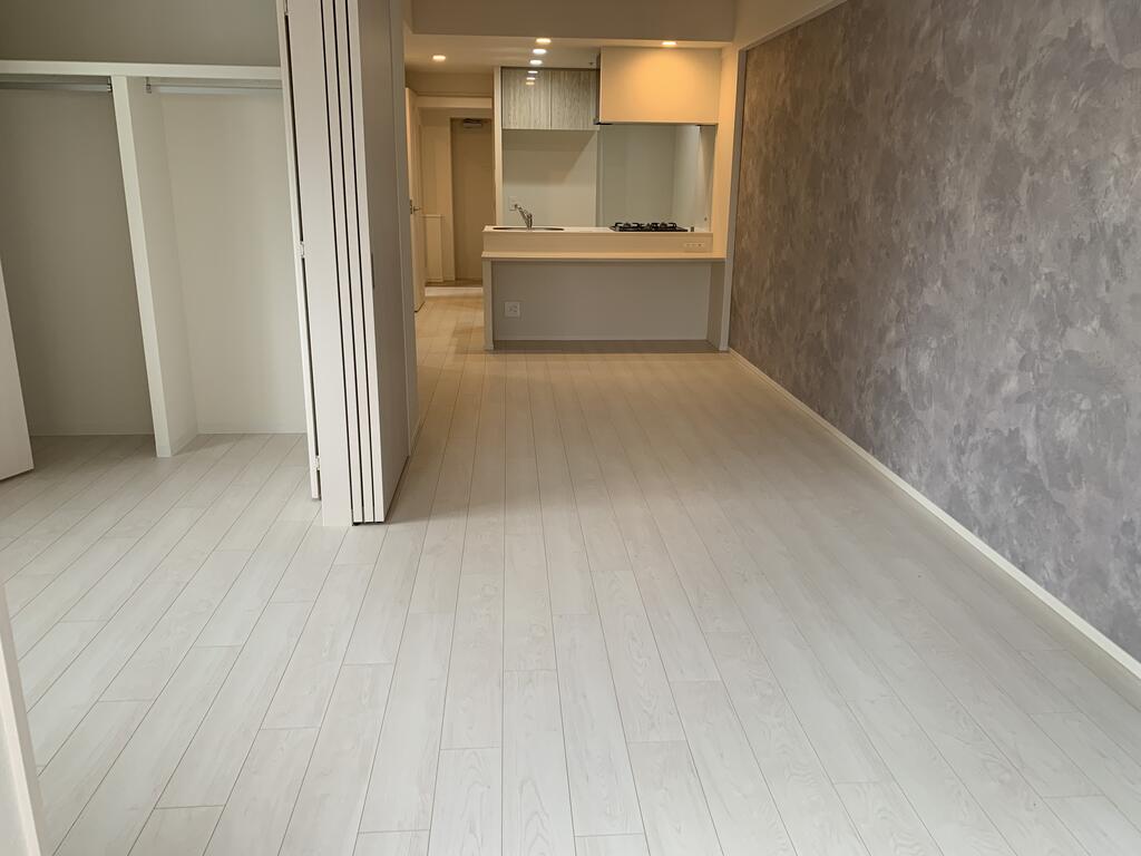 スプランディッド上本町WESTIIの居間写真
