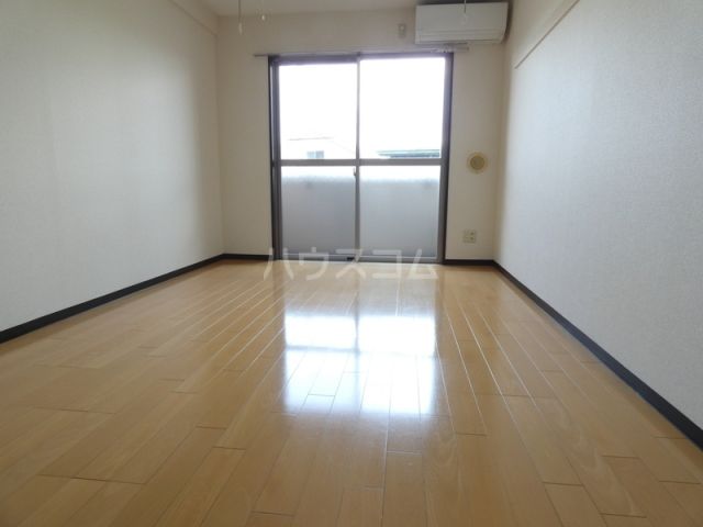 C‘s Manganji IIの居間写真