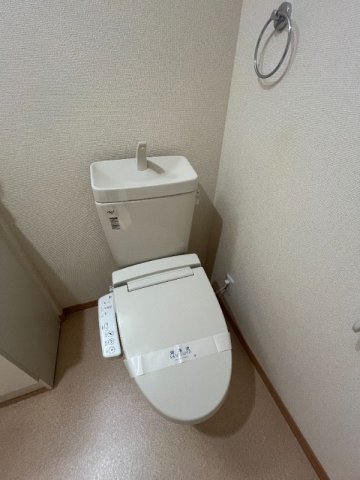 トイレ　落ち着いた色調のトイレです♪