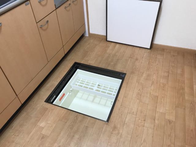 収納　床下収納