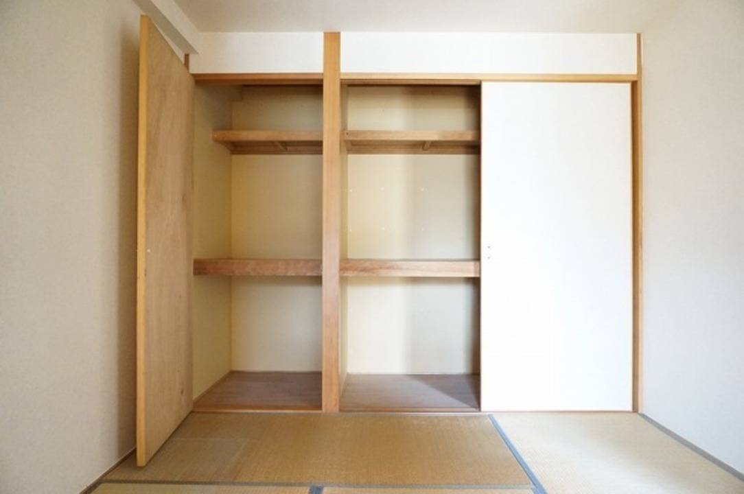 収納　押入れ