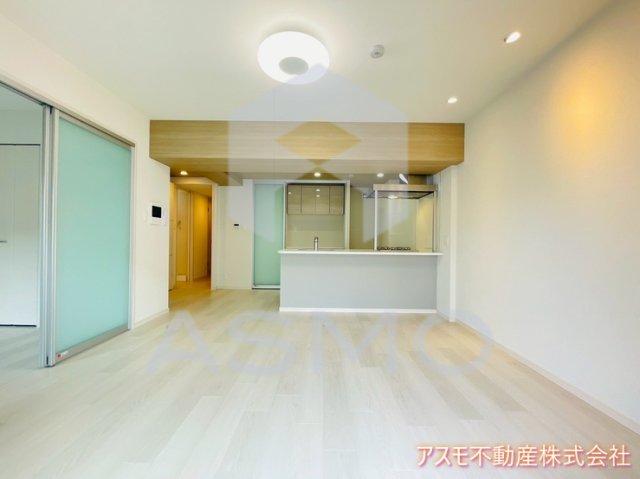 居室・リビング　同マンション別部屋参考写真