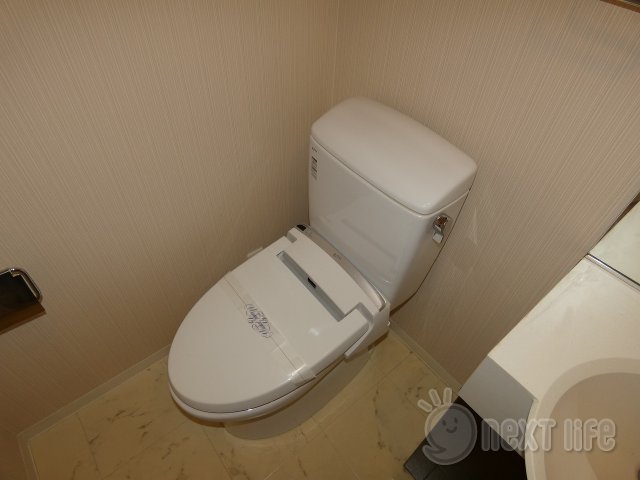 ブルーライン 高島町駅 徒歩6分 11階建 築16年のトイレ写真