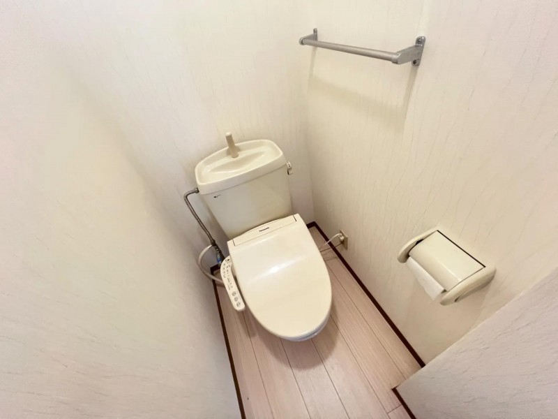 ロジェコウジのトイレ写真
