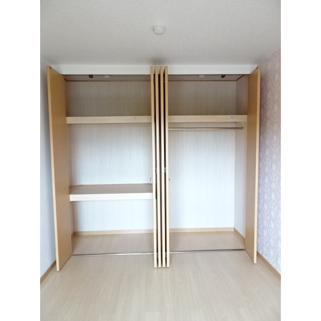 収納　洋室クローゼット